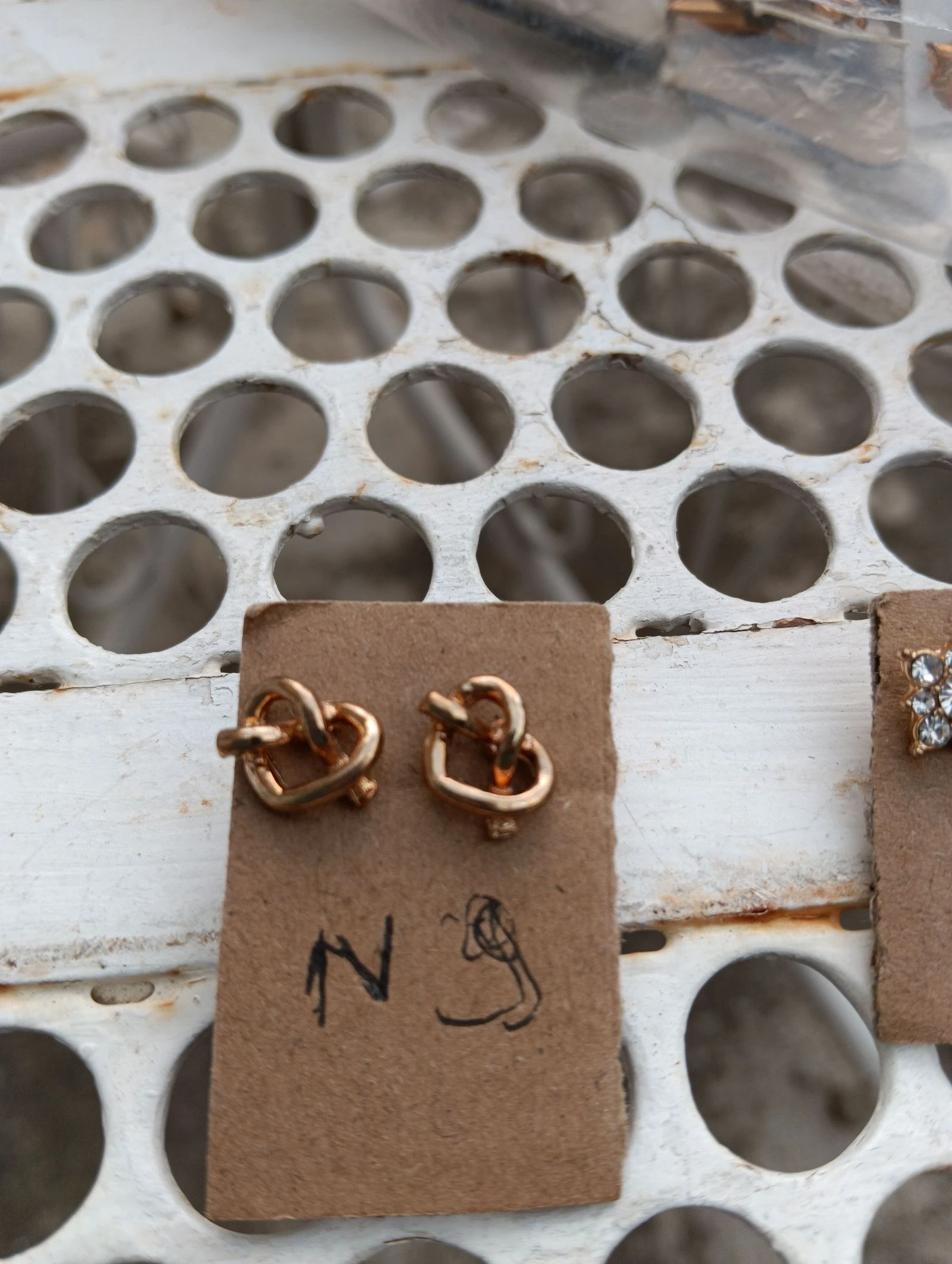 Paire de boucles d oreilles coeurs neuve
